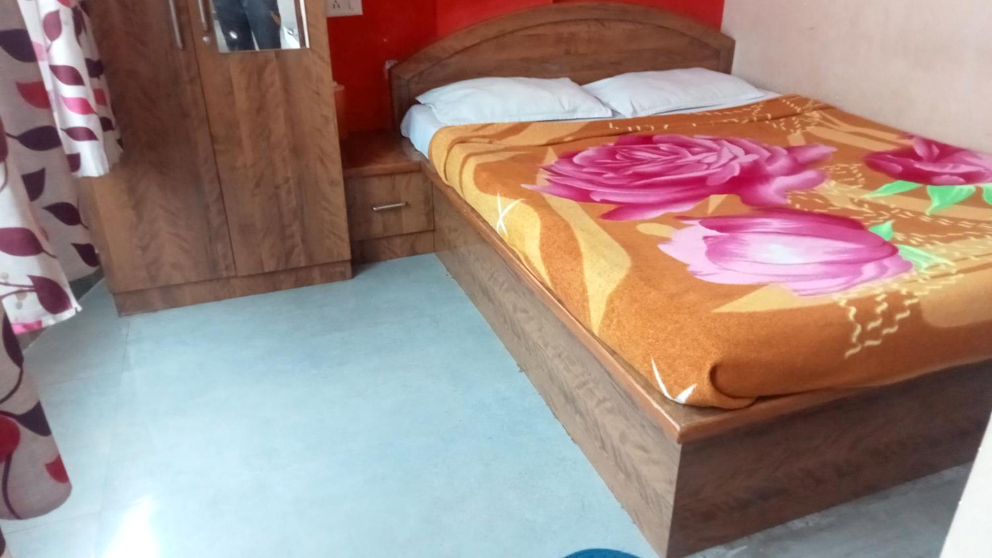 Sri Sapthagiri Comfort Májszúr Kültér fotó